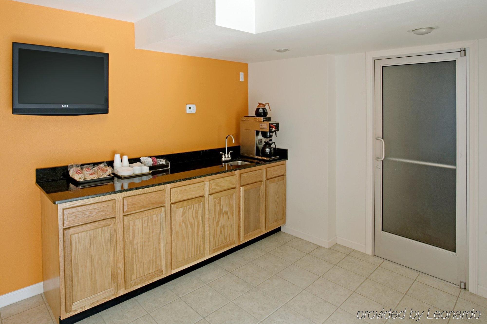 Econo Lodge Metropolis Quarto foto