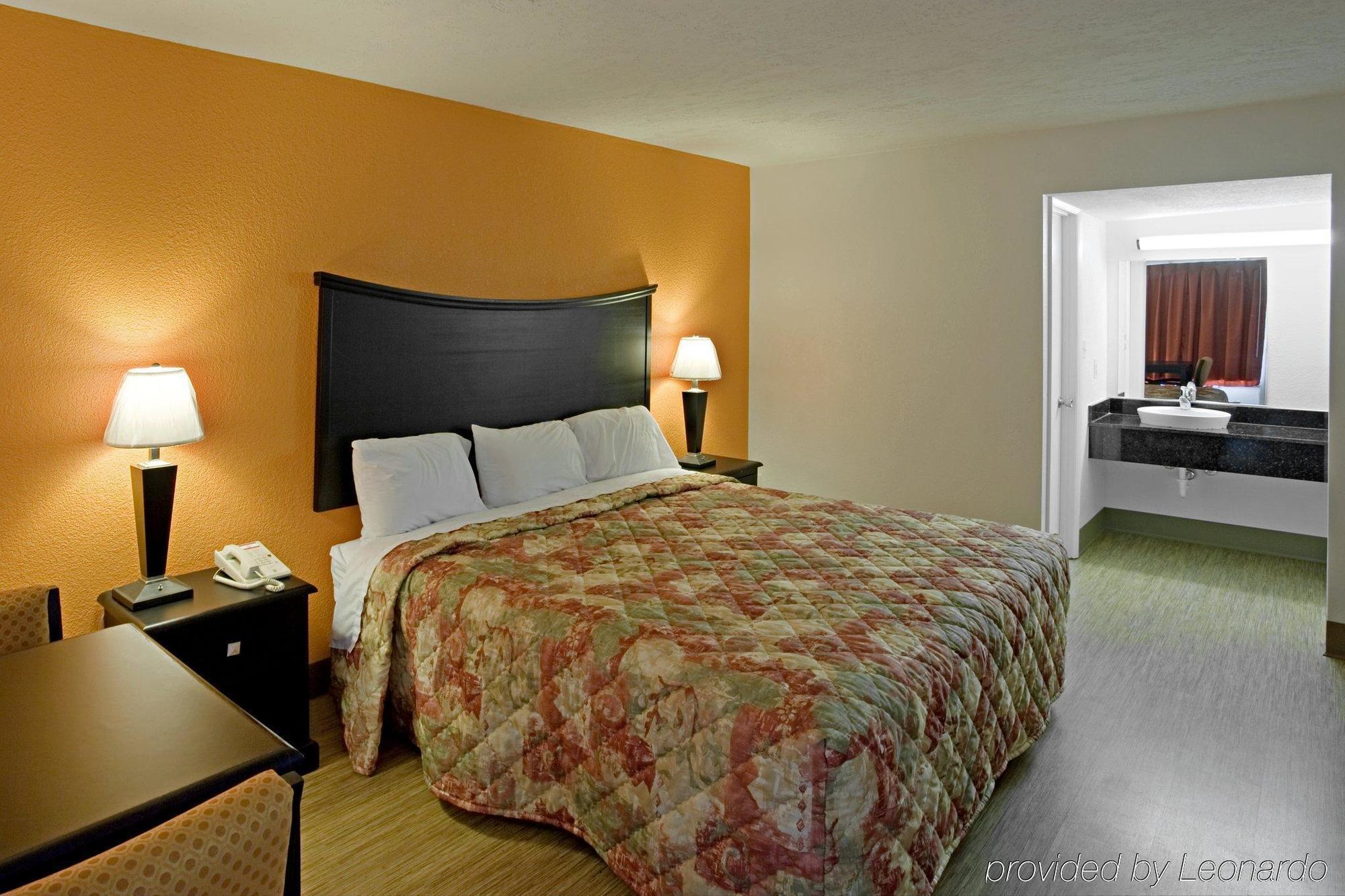 Econo Lodge Metropolis Quarto foto